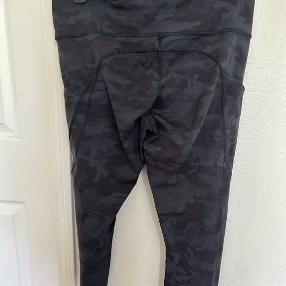 Lululemon Fast & Free crop size 10 - Picture 4 of 7